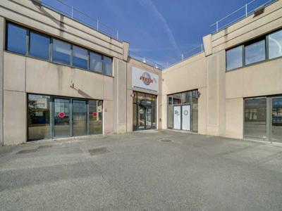 Local commercial 220 m²