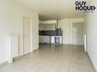 LOCATION : appartement 2 pièces (49 m²) à COMBS LA VILLE
