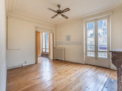 Appartement de luxe de 2 chambres en vente à Montmartre, Abbesses, Grandes-Carrières, France