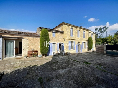 Maison de 5 chambres de luxe en vente à Saint-Médard-d'Eyrans, France