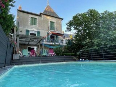Maison de luxe de 5 chambres en vente à Savenay, France
