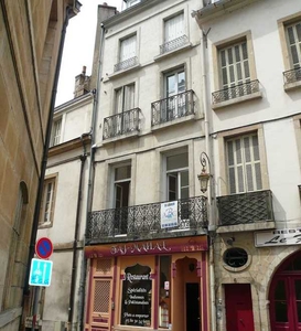 Grand T1 rue Bouhier