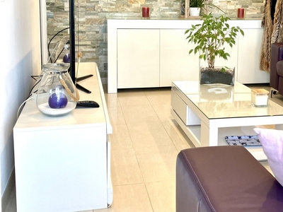 Appartement 3 pièces de 69 m² à Antibes (06600)