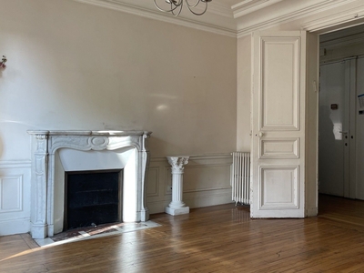 Appartement 4 pièces de 90 m² à Paris (75011)