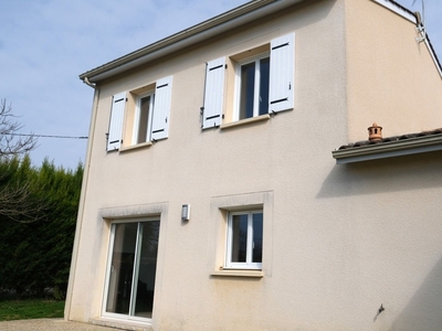 Maison 4 pièces de 83 m² à Saint-Quentin-de-Baron (33750)