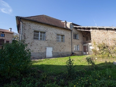 Maison traditionnelle 6 pièces de 106 m² à Châlus (87230)
