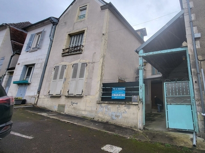 Maison 7 pièces de 102 m² à Tonnerre (89700)