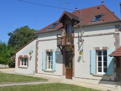 Maison de village 6 pièces de 142 m² à Mont-Saint-Sulpice (89250)