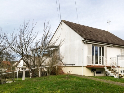 Maison traditionnelle 6 pièces de 120 m² à Ouzouer-sur-Loire (45570)