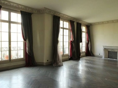 Appartement non meublé de 157m2 à louer à Paris