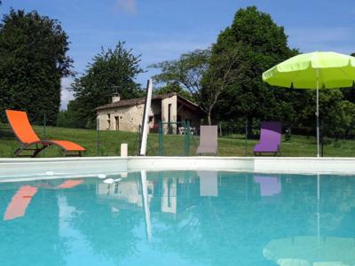 Le Cellier, gîte, indépendant, parc et piscine à partager, terrasse privative, proche Bastides, Dordogne et Lot