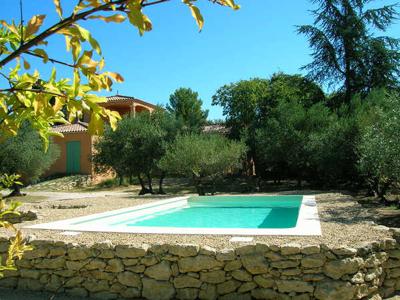 Jolie villa pour 6 personnes avec piscine, jardin. Sommières (Cité médiévale) Gard- Occitanie