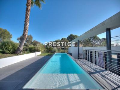 Villa de 7 pièces de luxe en vente Saint-Raphaël, Provence-Alpes-Côte d'Azur