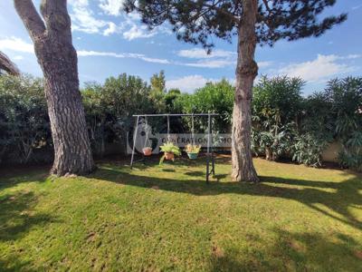 Maison de luxe de 4 pièces en vente à Saint-Martin-de-Crau, France