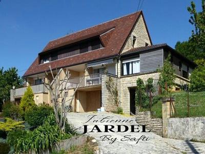 Maison à Jardel SARLAT-LA-CANEDA de 200m²