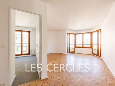 5 room luxury Apartment for sale in Buttes-Chaumont, Villette, Bas Belleville, France