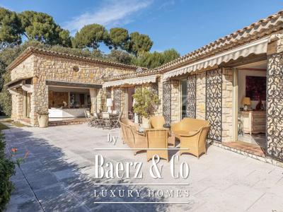 Villa de 10 pièces de luxe en vente 06160, Antibes, Alpes-Maritimes, Provence-Alpes-Côte d'Azur
