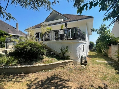 Vente maison 7 pièces 240 m²