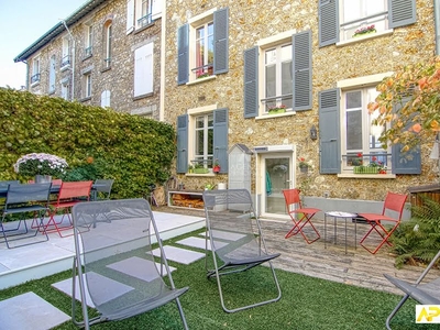 Vente maison 8 pièces 210 m²