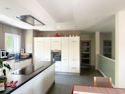 Vente maison 8 pièces 227 m²