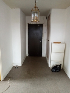 1 chambre dans gd appartement (90m2).