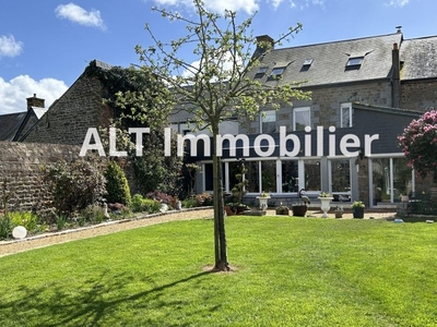 SUSSE NORMANDE Athis Val de Rouvre Maison de bourg avec 6 chambres - grange, garage, terrain 1 265 m²s