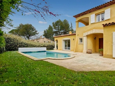 Vente maison 6 pièces 180 m² Aix-en-Provence (13090)