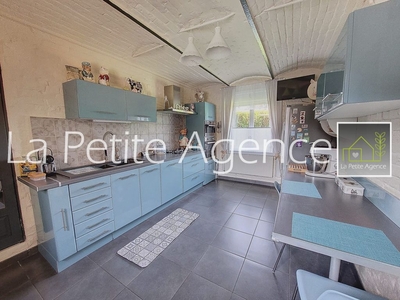 Maison de 8 pièces de luxe en vente à Villeneuve-d'Ascq, France