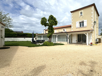 Vente maison 14 pièces 319 m² Saint-Sylvestre-sur-Lot (47140)