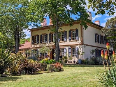 Villa de luxe de 12 pièces en vente Saint-Élix-le-Château, Occitanie