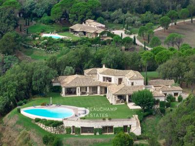 Villa de luxe de 30 pièces en vente Fréjus, Provence-Alpes-Côte d'Azur