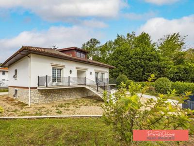 Vente maison 5 pièces 123 m² Saint-Martin-de-Seignanx (40390)