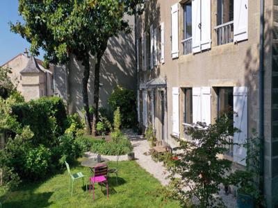 Vente maison 6 pièces 208 m² Figeac (46100)