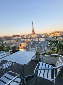 Appartement 2 chambres meublé avec terrasse, ascenseur et conciergeLa Motte Picquet (Paris 15°)