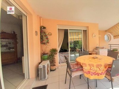 Appartement de 3 chambres de luxe en vente à Fréjus, France