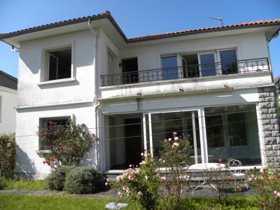 Vente maison 9 pièces 170 m² Lourdes (65100)