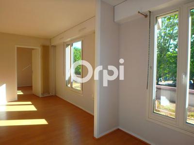 Location appartement 5 pièces 82.82 m²