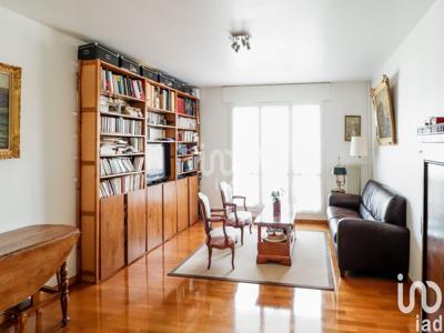 Appartement 3 pièces de 70 m² à Suresnes (92150)