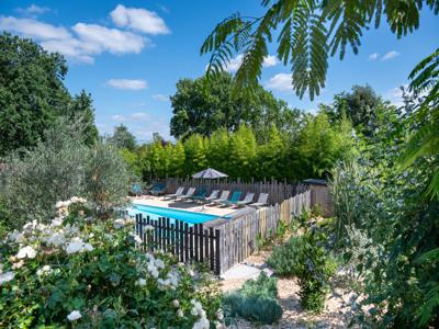 Gîte Gascogne avec climatisation piscine partagée terrasse et jardin dans lieu eco responsable au calme et en lisière de forêt proche Toulouse Colomiers Isle Jourdain et Léguevin