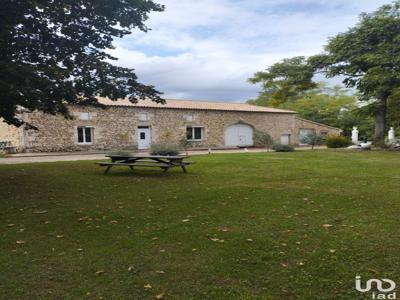 Maison 4 pièces de 105 m² à Pessac-sur-Dordogne (33890)