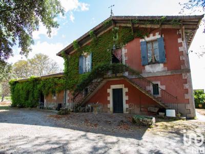 Maison de campagne 7 pièces de 208 m² à Gabarnac (33410)