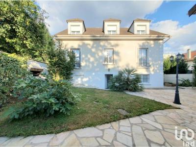 Maison 8 pièces de 160 m² à Villiers-sur-Marne (94350)