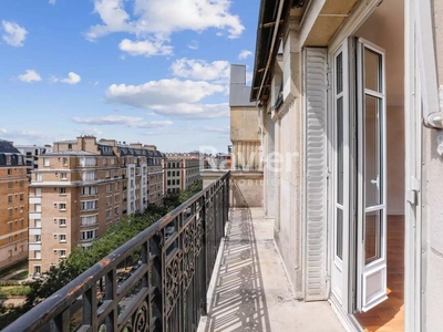 3 bedroom luxury Apartment for sale in Paris, Île-de-France