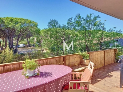 2 bedroom luxury Flat for sale in Sainte-Maxime, France