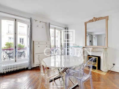Appartement de luxe de 2 pièces en vente à Champs-Elysées, Madeleine, Triangle d’or, France
