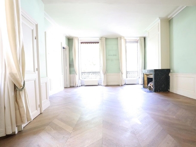 3 bedroom luxury Flat for sale in Lyon, France