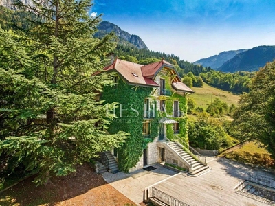 Maison de 7 chambres de luxe en vente à Annecy, France