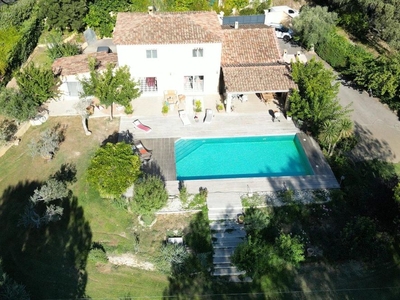 Maison de 9 pièces de luxe en vente à La Bouilladisse, Provence-Alpes-Côte d'Azur