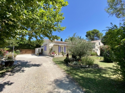4 bedroom luxury House for sale in Caderousse, France