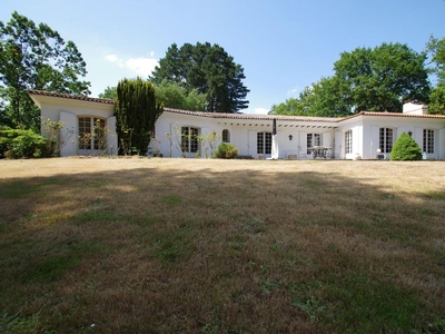 Maison de luxe 6 chambres en vente à Basse-Goulaine, Pays de la Loire